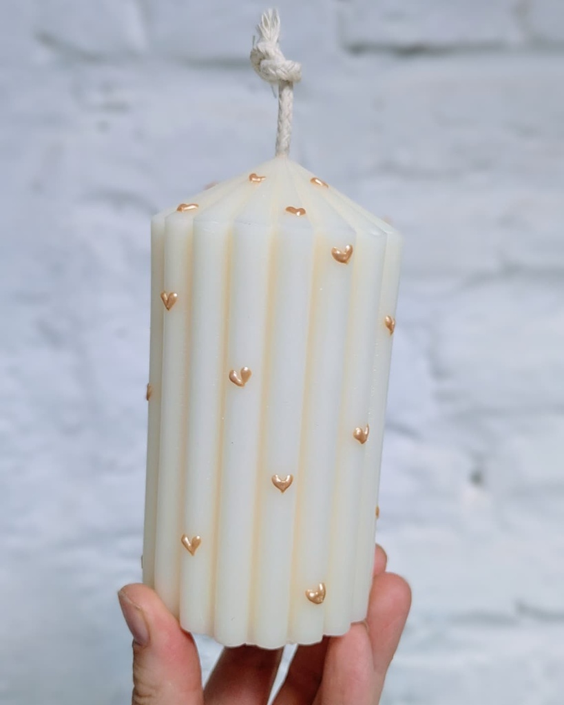 Bougie à rainures cœur doré